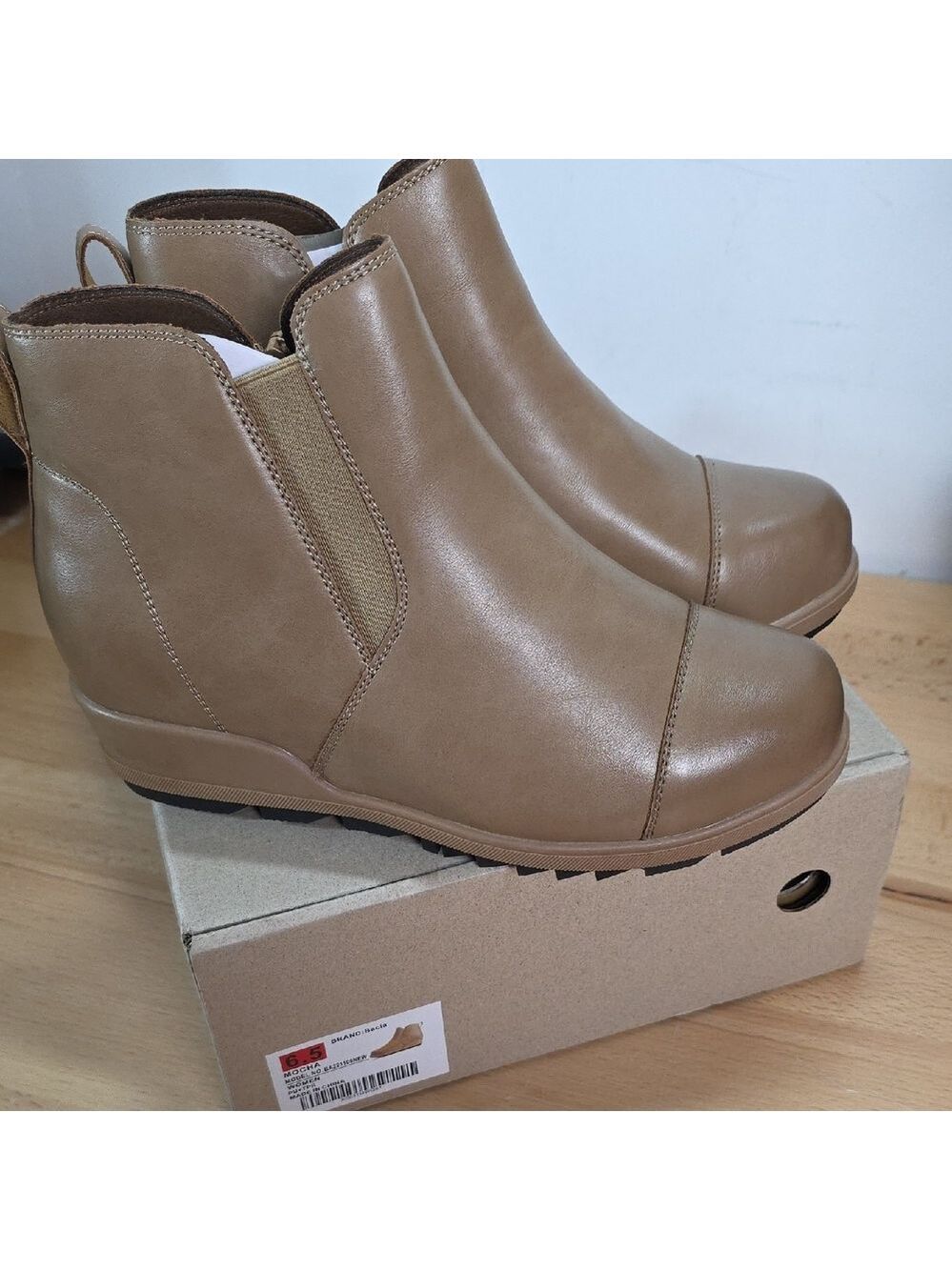 Tan Women's Ankle Boots 6.5